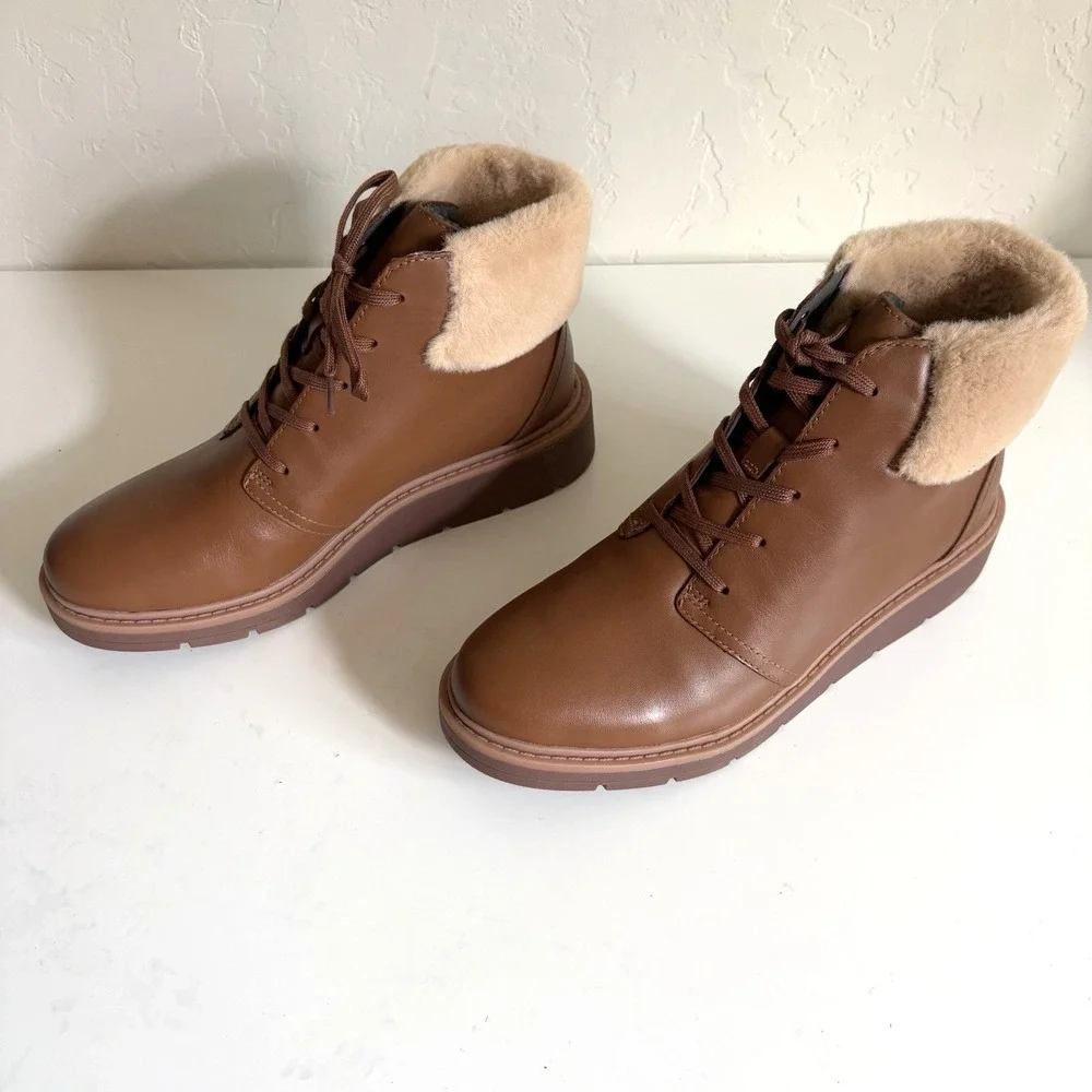 CLARK Leighly Lace Boot Women's Size 8M Brown Faux Fur Trim Ankle Bootie NIB‎